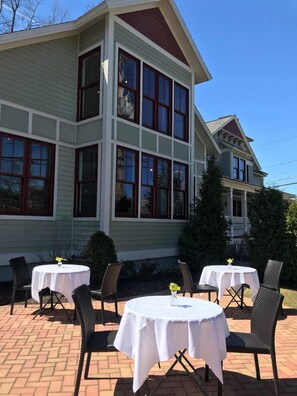 ディナーに営業 (アメリカ料理)