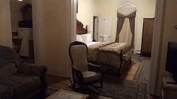 Desk, iron/ironing board, free WiFi, bed sheets