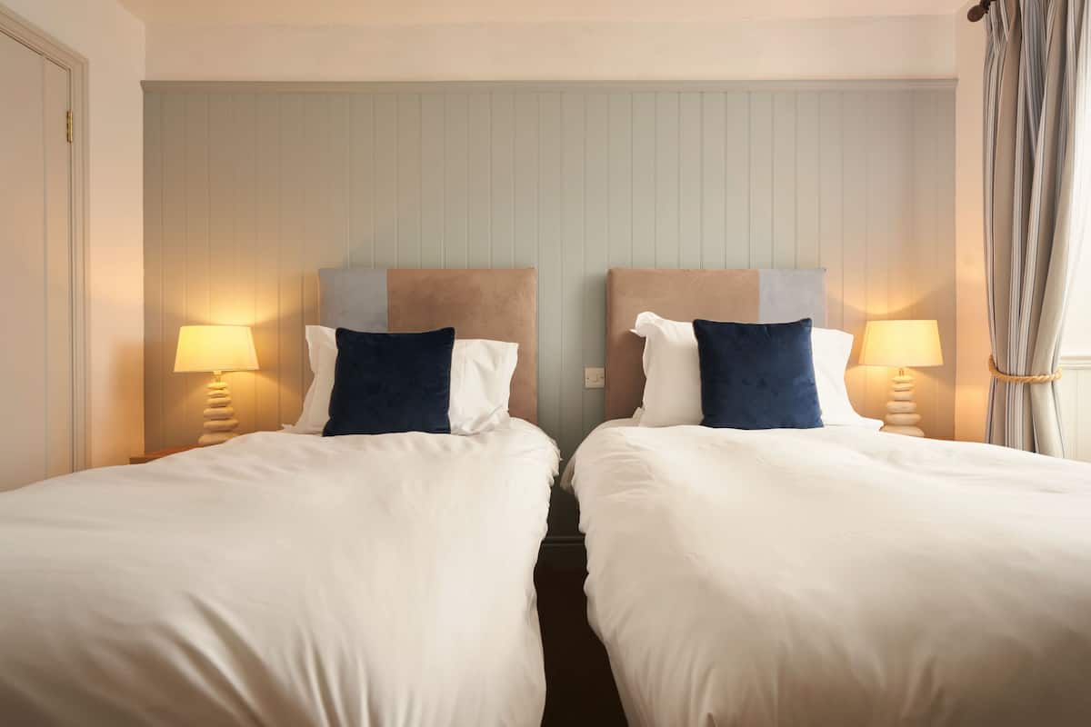 Desk, iron/ironing board, free WiFi, bed sheets