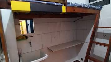 1 chambre, fer et planche à repasser, Wi-Fi gratuit