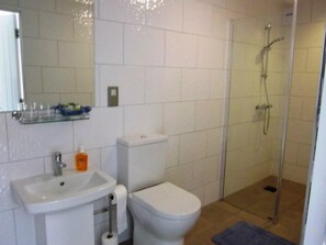 奢华双人房 (Scotstown) | 浴室 | 吹风机、毛巾