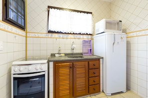 Vierpersoonskamer | Privékeuken | Een microgolfoven