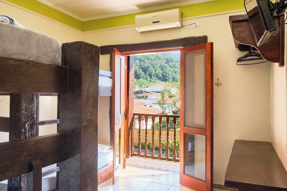 Familiekamer | Individueel gedecoreerd, een strijkplank/strijkijzer, gratis wifi