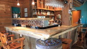 Unclassified image, 5 of 60, button - Auberge Micro-Brasserie Le Baril Roulant (Val David)