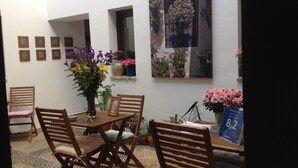Khu tiếp khách ở sảnh