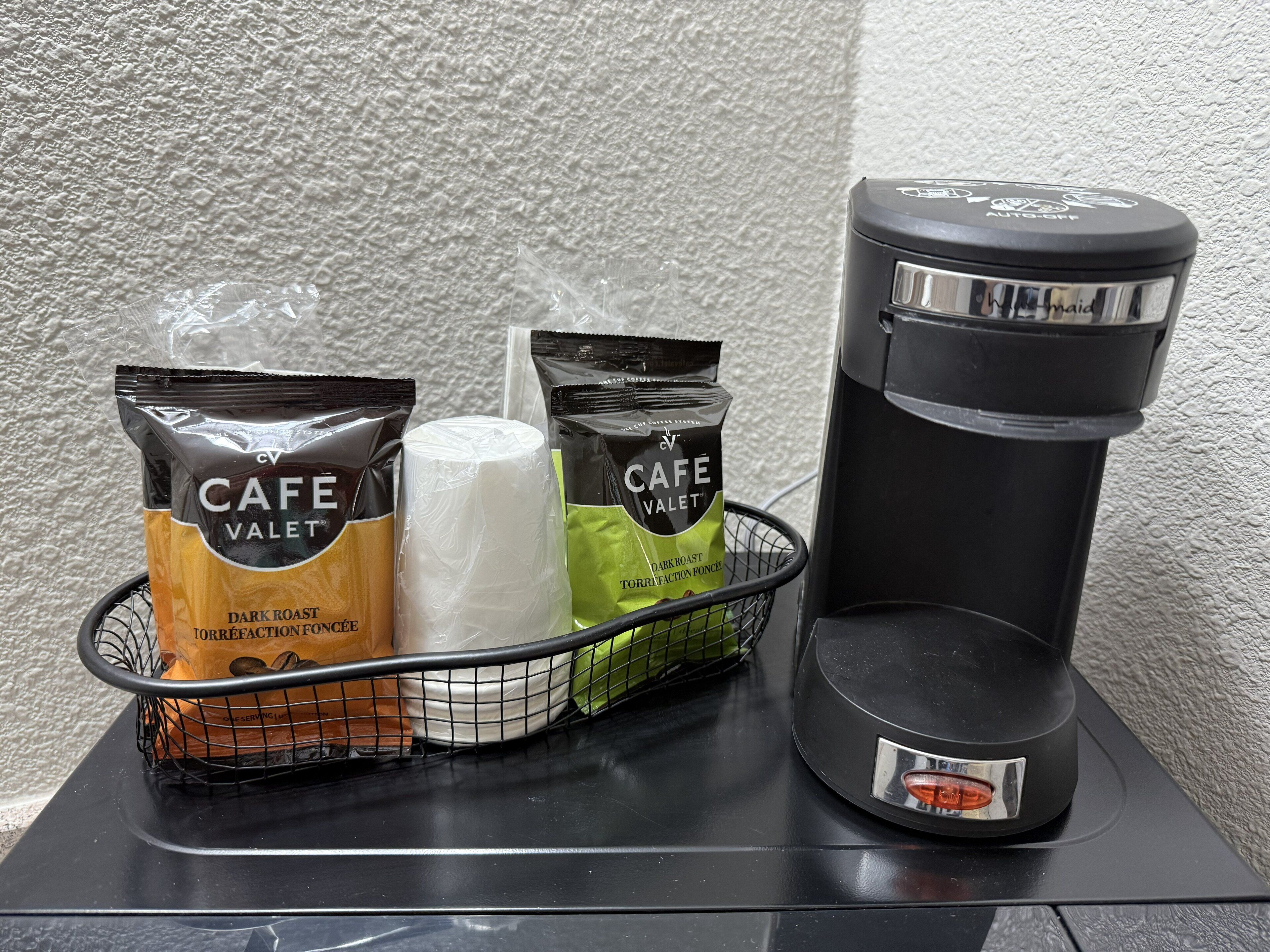 Superior Room, 1 King Bed, Non Smoking | Coffee and/or coffee maker