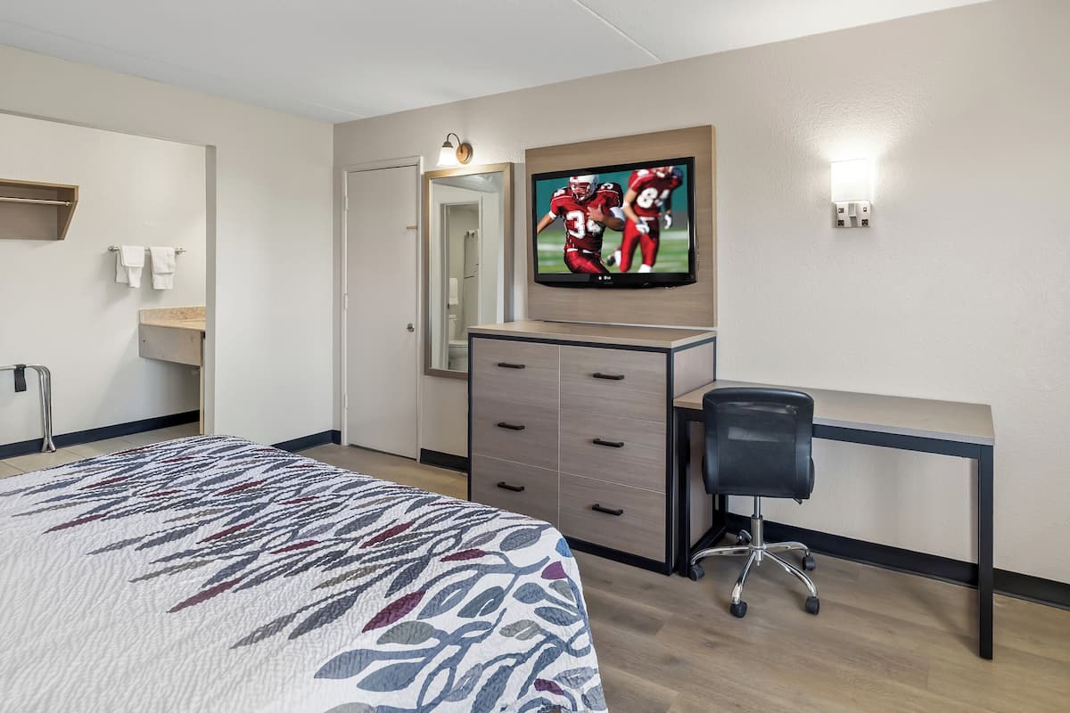 Deluxe Room, 1 King Bed, Non Smoking