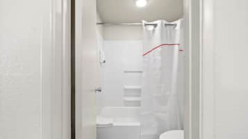 Free toiletries, towels, shampoo, toilet paper
