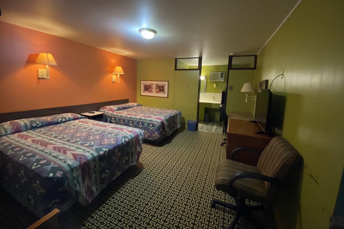 Free WiFi, bed sheets