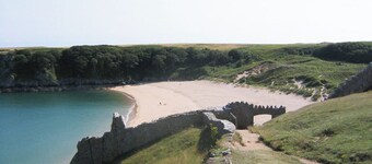 Freshwater Bay Holiday Cottages