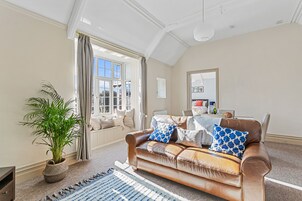 Apartment, 2 Bedrooms (Apartment 2) | Egyptian cotton sheets, premium bedding, down comforters, pillowtop beds