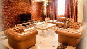 Unclassified image, 2 of 23, button - Beatrice Hotel (Kinshasa)