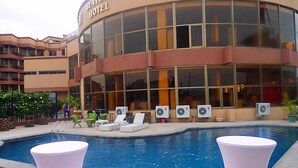 Unclassified image, 5 of 23, button - Beatrice Hotel (Kinshasa)