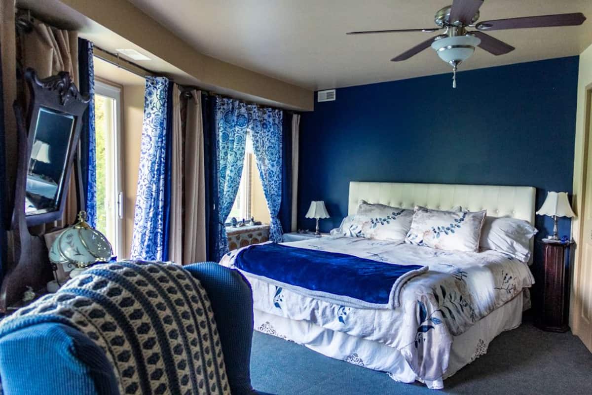Superior Room, 1 King Bed (The Loon Room) | Pillowtop beds, iron/ironing board, rollaway beds (surcharge)