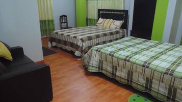 Kahden hengen standard-huone (kaksi sänkyä), osittainen järvinäköala | Näkymä huoneesta