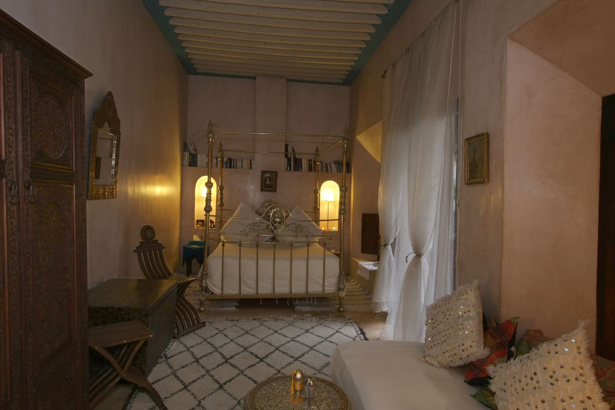 Deluxe Room (Jacaranda)