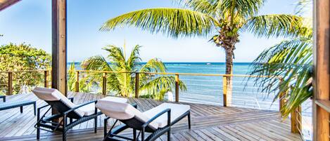 Habitación (Sunset View Condo @ The Blue Bahia Re) | Balcón