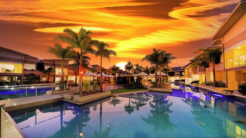 1770 Lagoons Central Apartment Resort