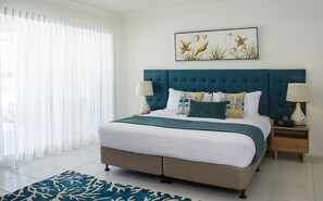 Executive Studio Pool View | Strykejern/-brett, wi-fi (inkludert), sengetøy og rullestolvennlig