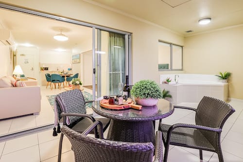 One Bedroom Pool View | Terrace/patio