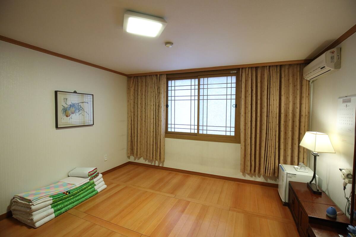 Deluxe Ondol Room