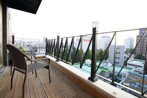 Suite, en angle | Balcon