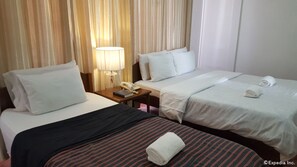 Cortinas blackout, wifi gratis y ropa de cama 