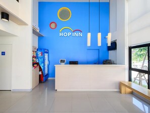Lobby - Hop Inn Phitsanulok (Phitsanulok)