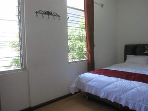 Suite | Desk, rollaway beds, free WiFi