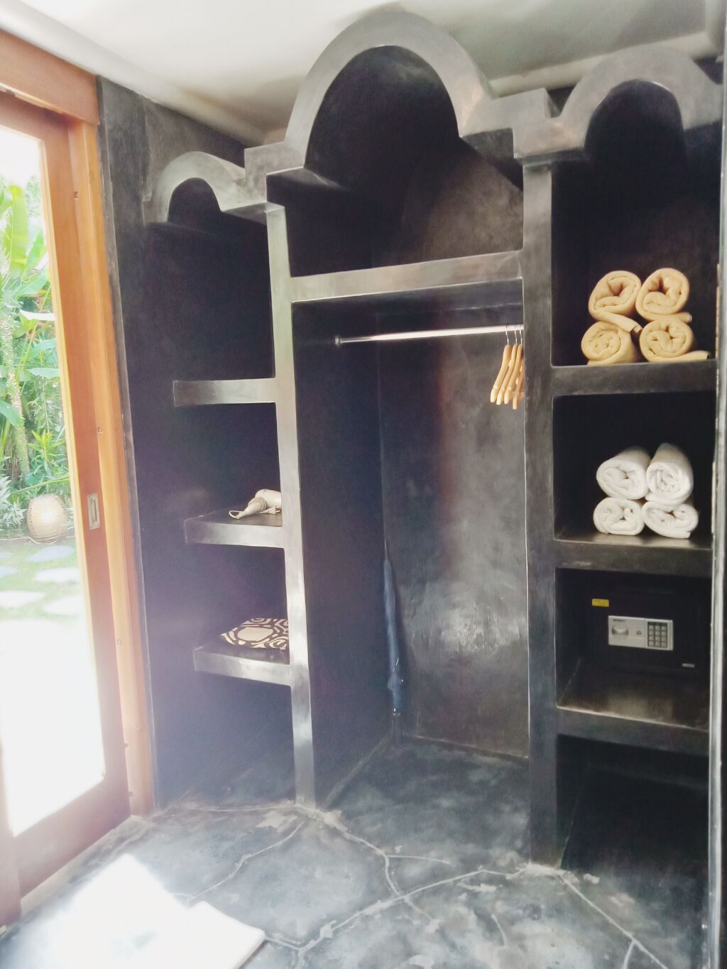 prestige room, 2 bedrooms | bathroom | free toiletries, hair dryer, towels, soap