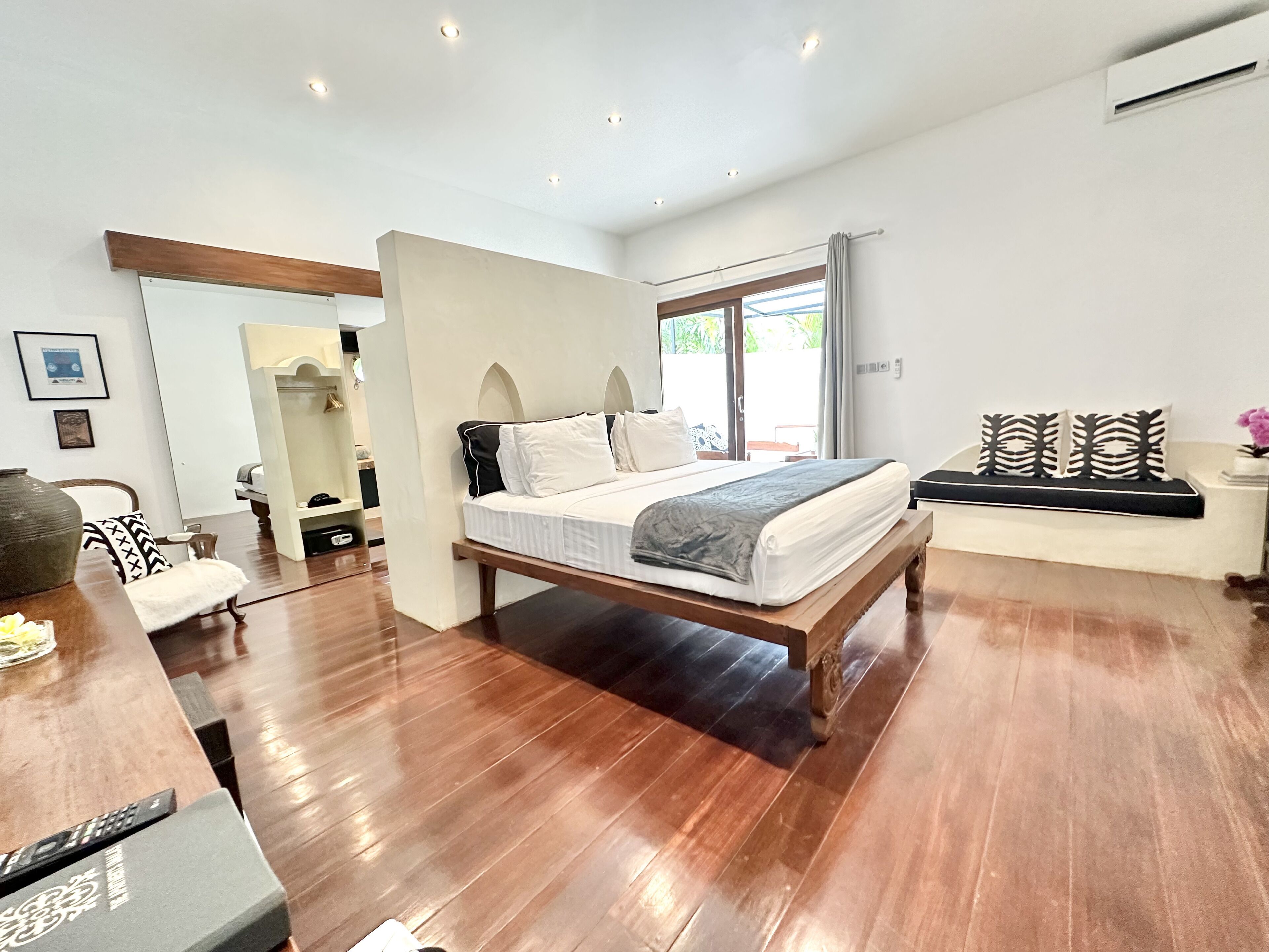 grand deluxe room with terrace | 1 bedroom, minibar, in-room safe, blackout curtains