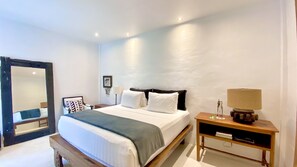 Minibar, caja de seguridad en la habitación y cortinas blackout 