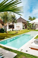 3 piscinas al aire libre, sillones reclinables de piscina