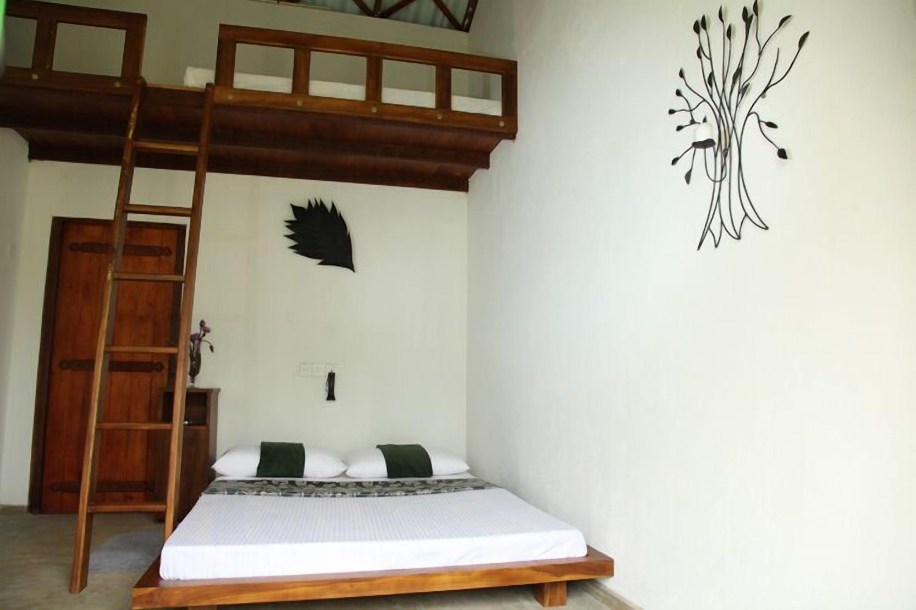 Bureau, chambres insonorisées, fer et planche à repasser, Wi-Fi gratuit