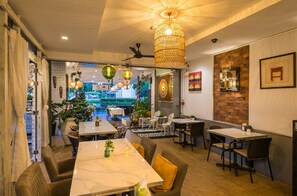 Breakfast, lunch, dinner served; international cuisine, ocean views - Baan Bandalay Hotel (Krabi)