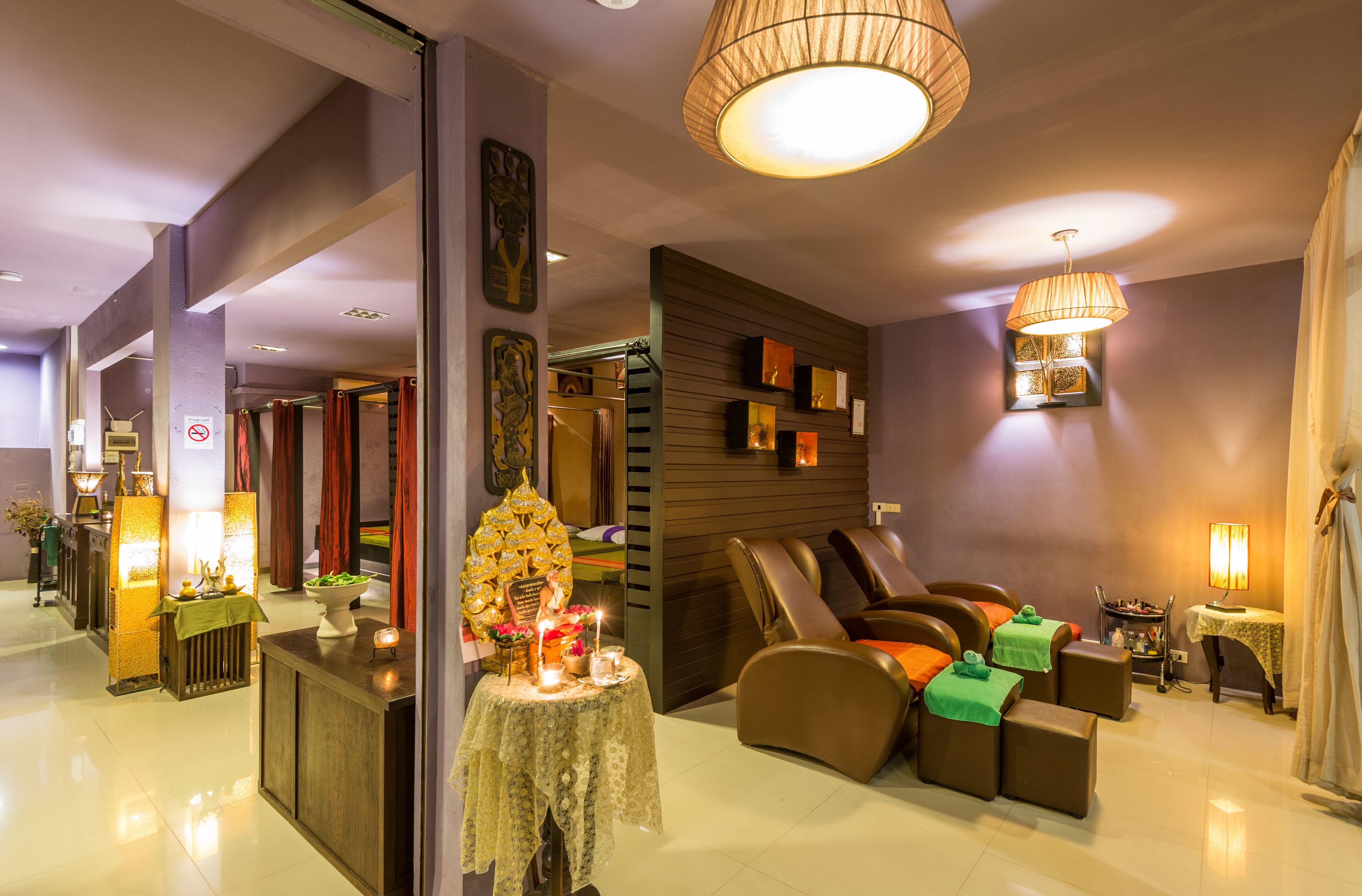 sauna, aromatherapy, thai massages, body scrubs, facials, reflexology