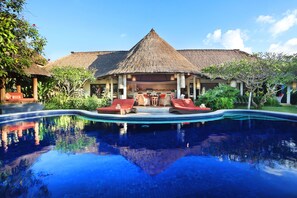 Outdoor pool - Bali Akasa Villa (Seminyak)