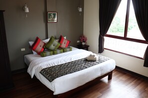 Habitación familiar con 1 cama matrimonial o 2 individuales, 2 habitaciones | Caja de seguridad en la habitación, escritorio y wifi gratis 