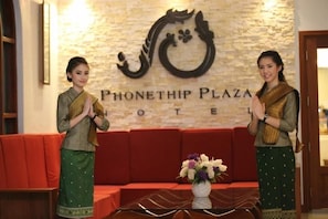 Reception hall - Phonethip Plaza Hotel (Vientiane)