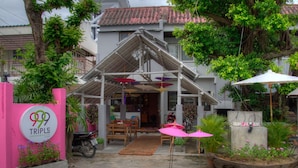 ด้านหน้าที่พัก