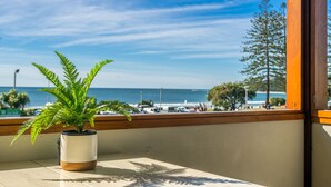 Terrace/patio - A PERFECT STAY - Quiksilver Apartments (Byron Bay)