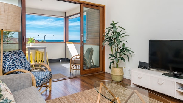 Living area - A PERFECT STAY - Quiksilver Apartments (Byron Bay)