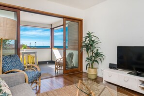 Living area - A PERFECT STAY - Quiksilver Apartments (Byron Bay)