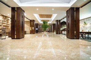 Lobby - Swiss-Belhotel Karawang (Karawang)