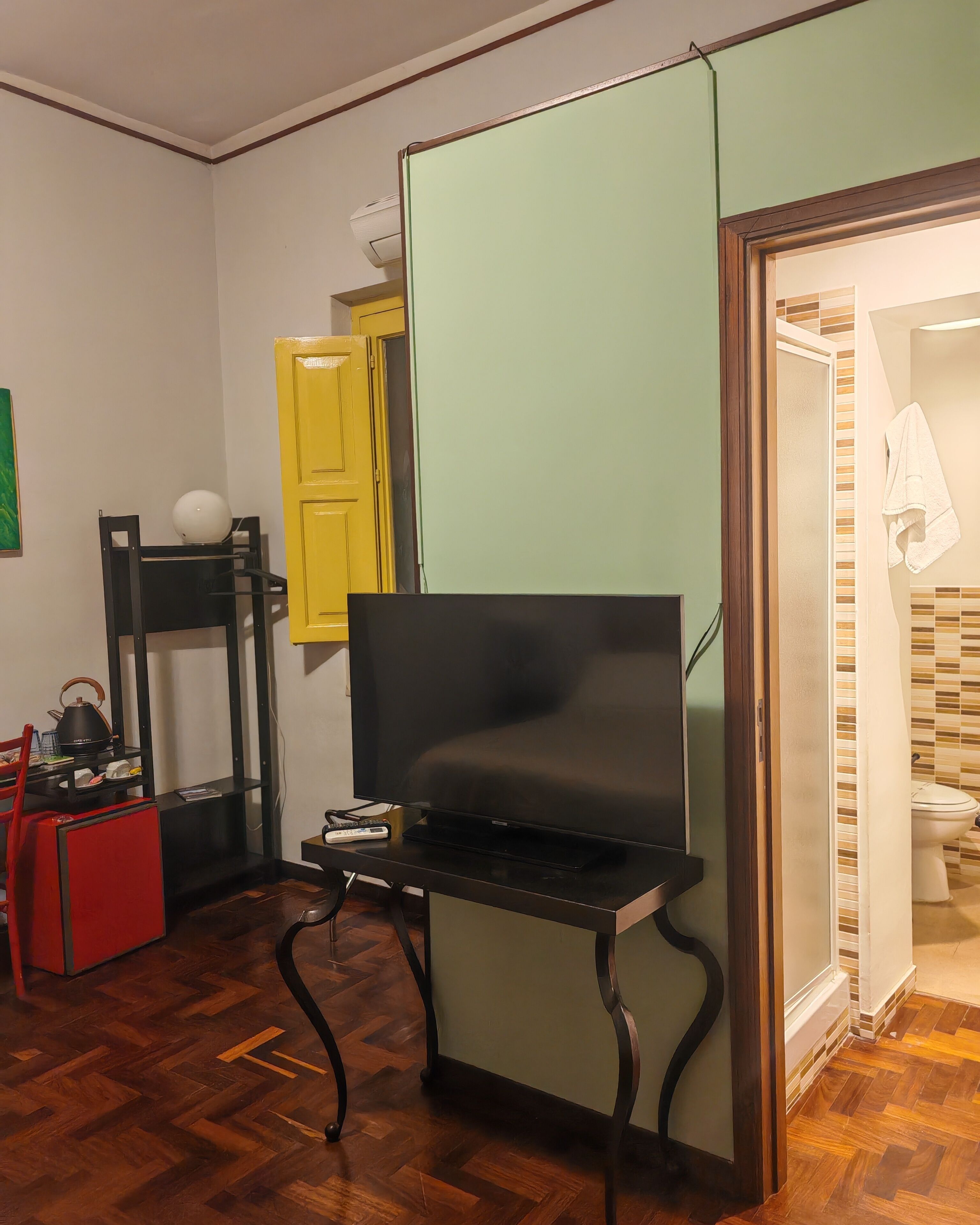 标准双人房 | 浴室 | 淋浴设施、免费洗浴用品、吹风机、毛巾