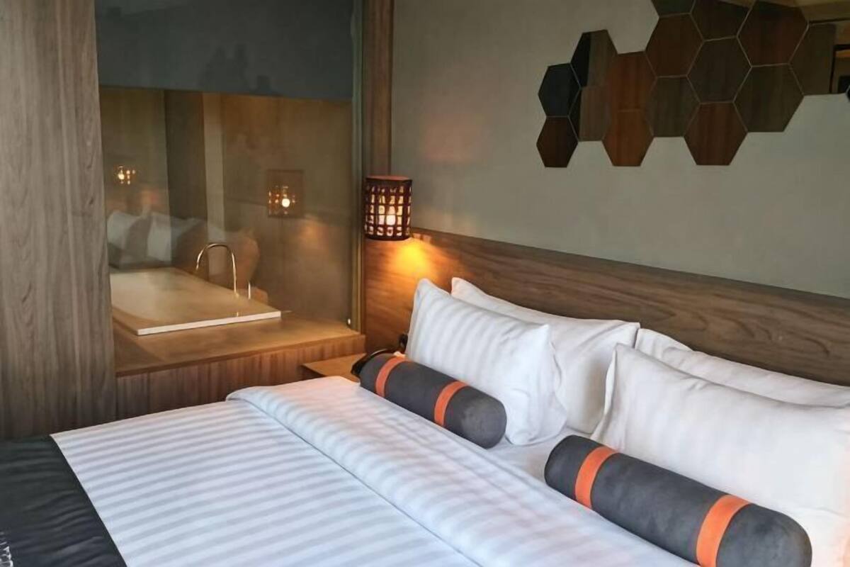 Minibar, coffre-fort, bureau, systĂšme dâinsonorisation