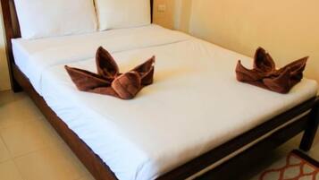 Standard Room | In-room safe, desk, free WiFi