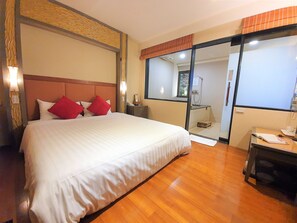 Down comforters, blackout drapes, soundproofing, free WiFi - Chyuan Du Spring Resort (Taipei)