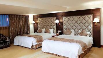 1 bedroom, down duvets, blackout curtains, soundproofing