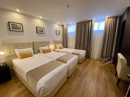 In-room safe, desk, soundproofing, free WiFi